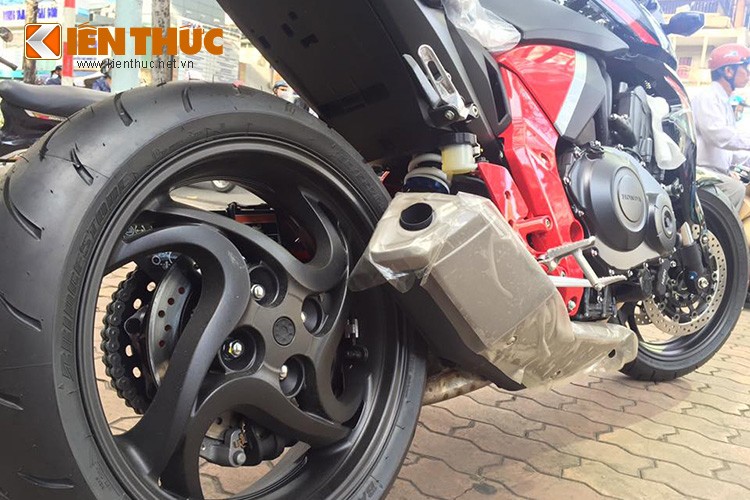 Honda CB1000R ABS 2015 ve Viet Nam gia hon 400 trieu-Hinh-10